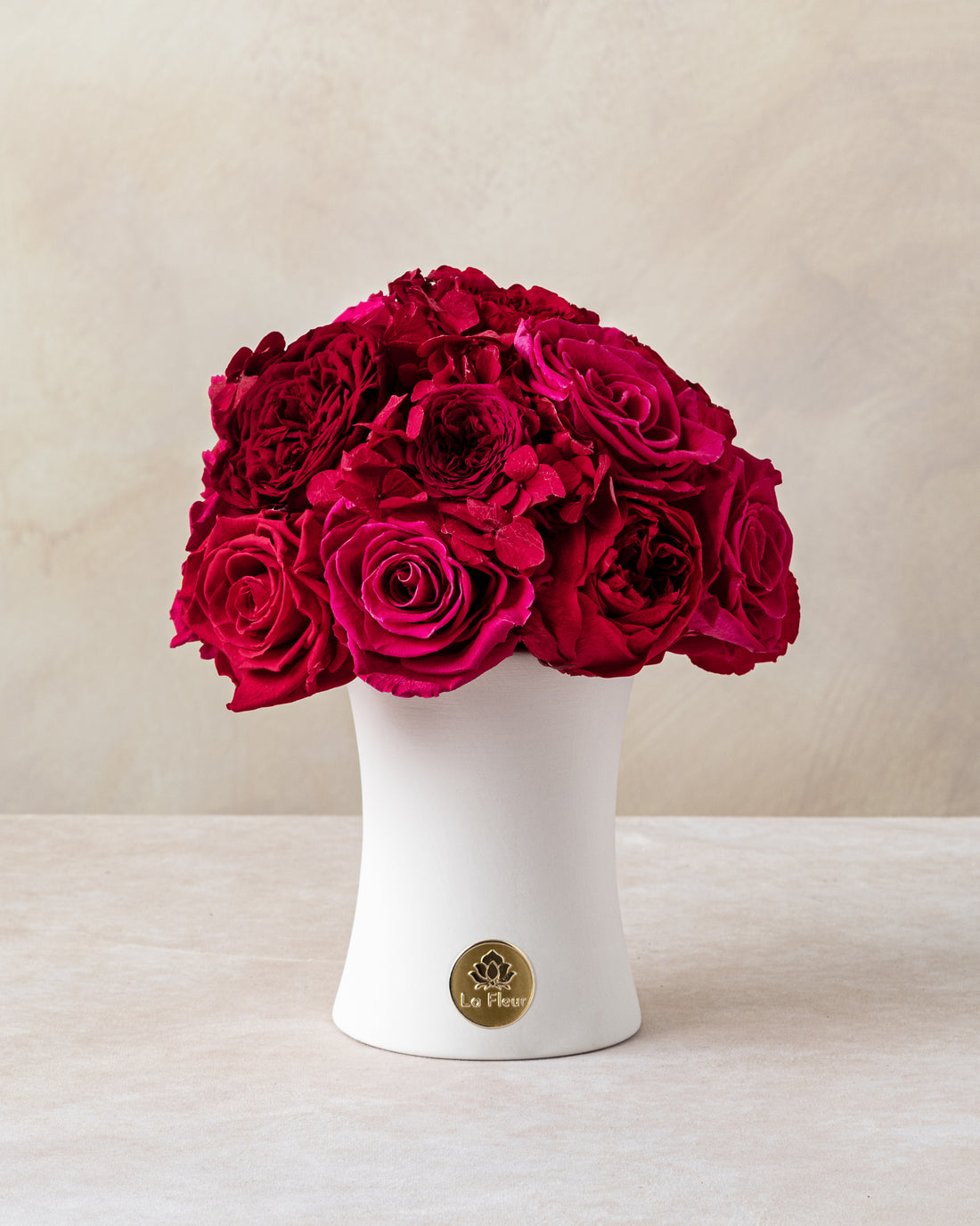 Creme Jardin Petite Dôme - Red by La Fleur Lifetime Flowers