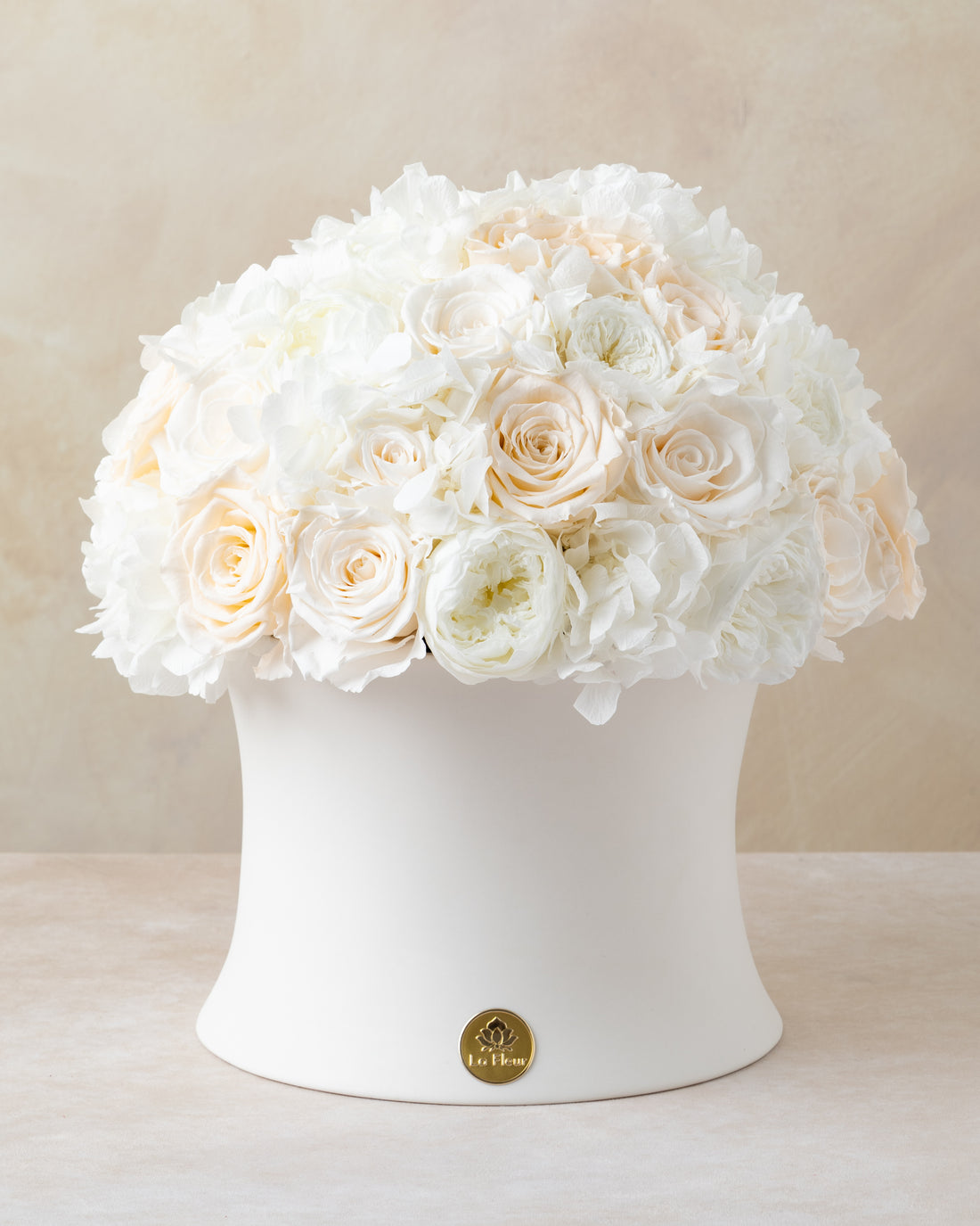 Creme Jardin Dôme - White by La Fleur Lifetime Flowers