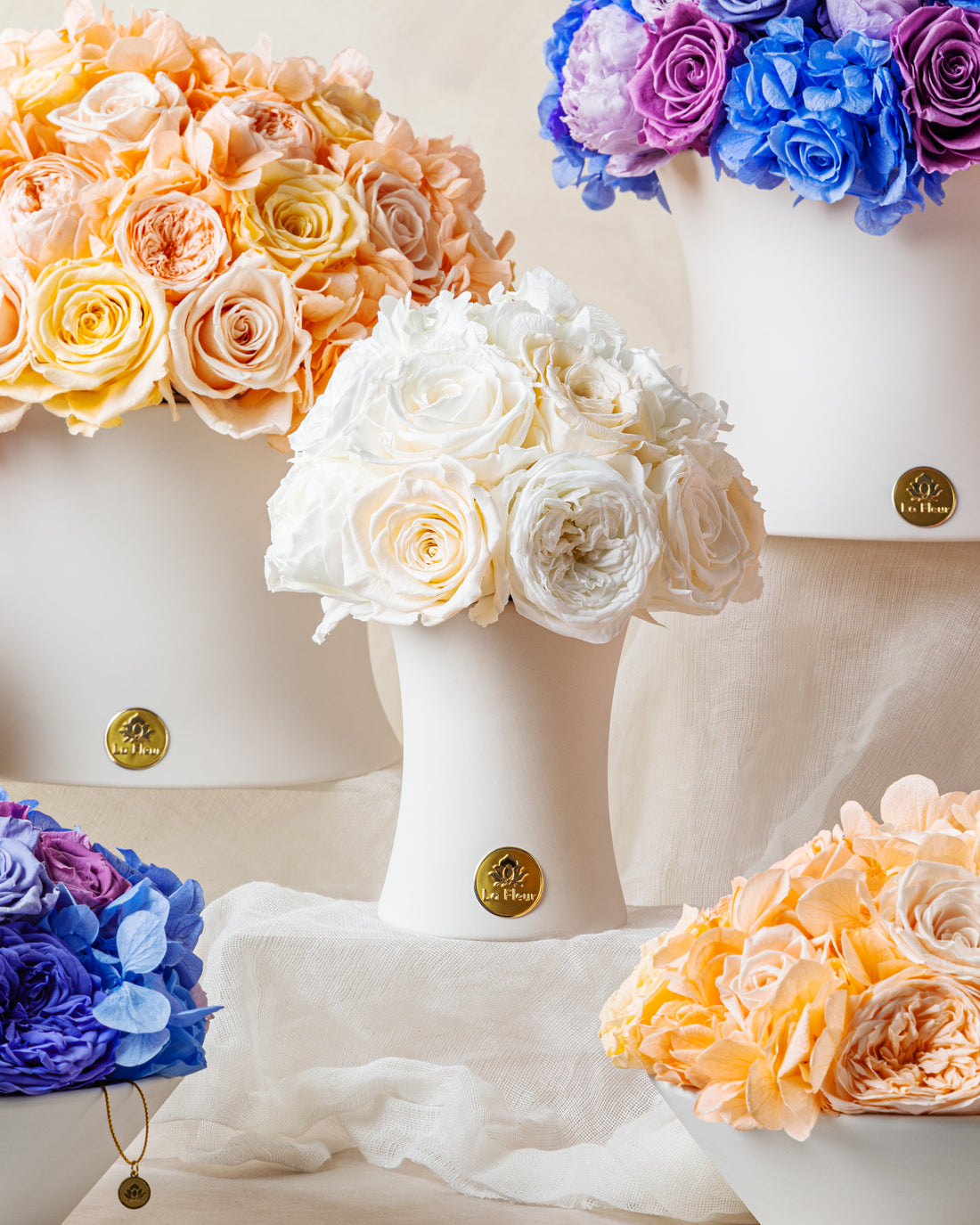 Creme Jardin Petite Dôme - White by La Fleur Lifetime Flowers
