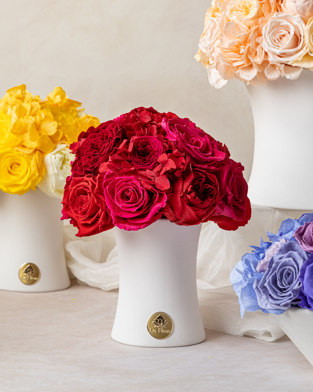 Creme Jardin Petite Dôme - Red by La Fleur Lifetime Flowers