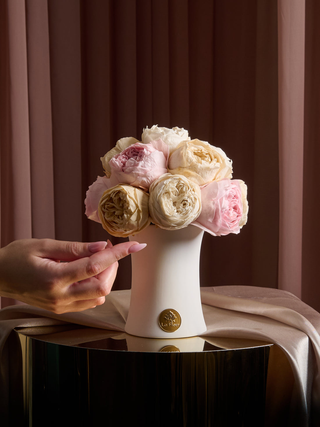 Creme Peony Rosette Dôme