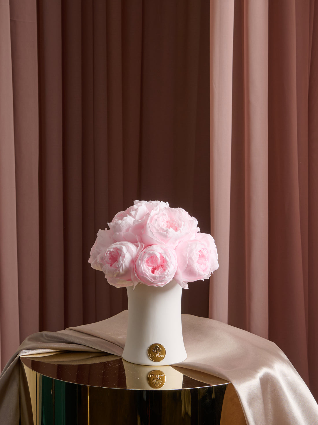 Creme Peony Rosette Dôme