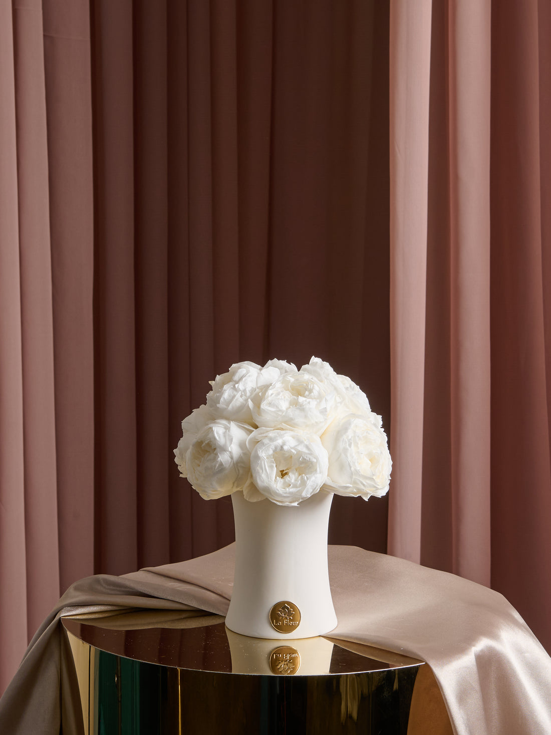 Creme Peony Rosette Dôme