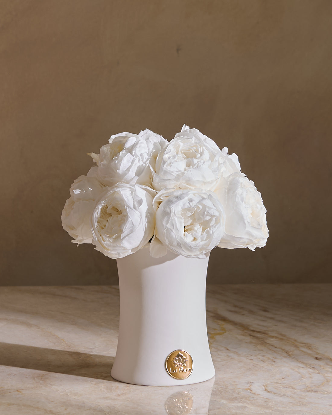 Creme Peony Rosette Dôme