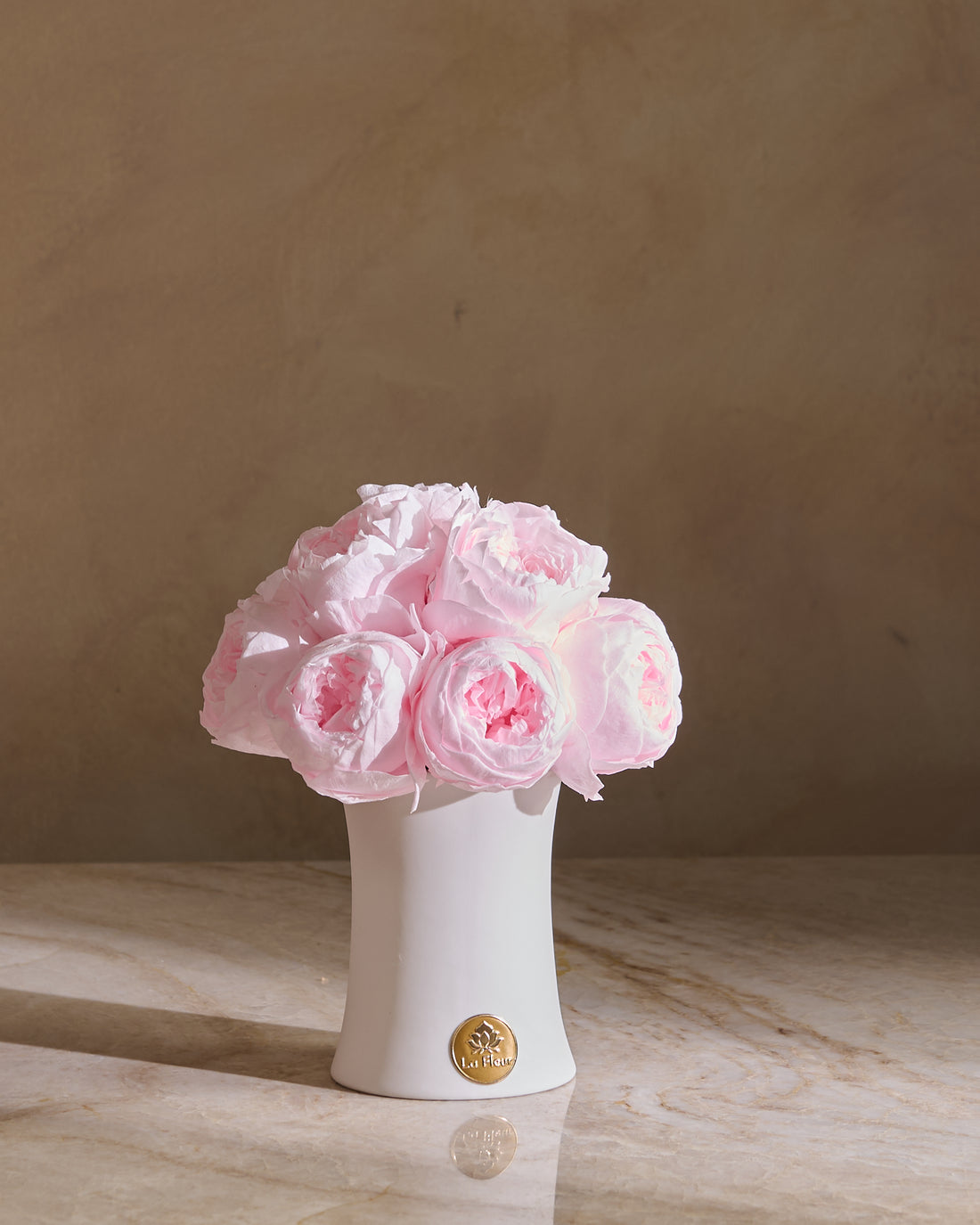 Creme Peony Rosette Dôme