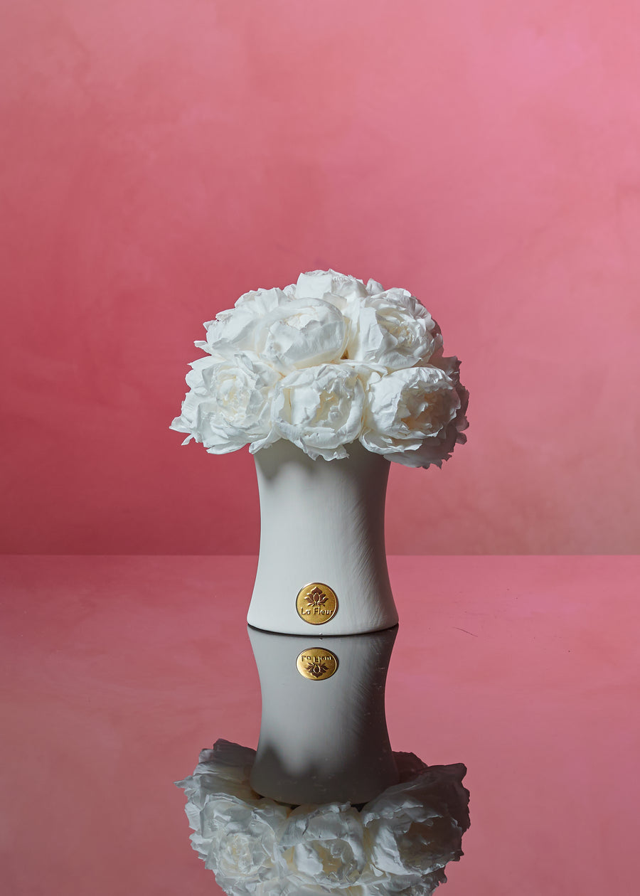 Creme Peony Dôme by La Fleur Lifetime Flowers