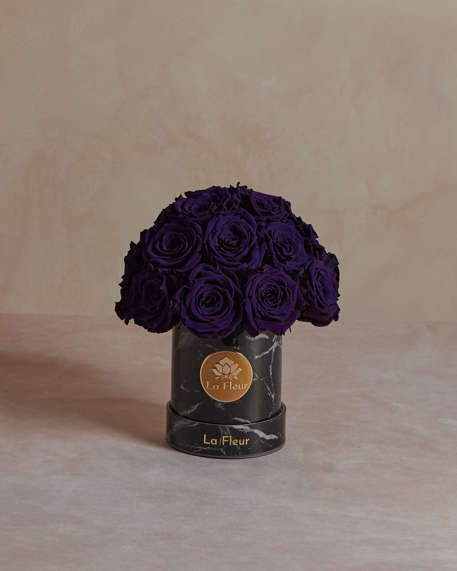 Black Marble Petite Dôme by La Fleur Lifetime Flowers