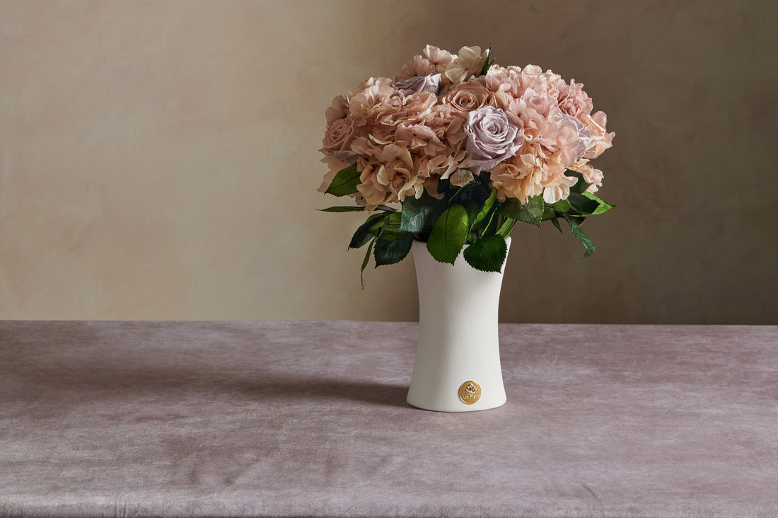 Long Stem Hydrangea by La Fleur Lifetime Flowers