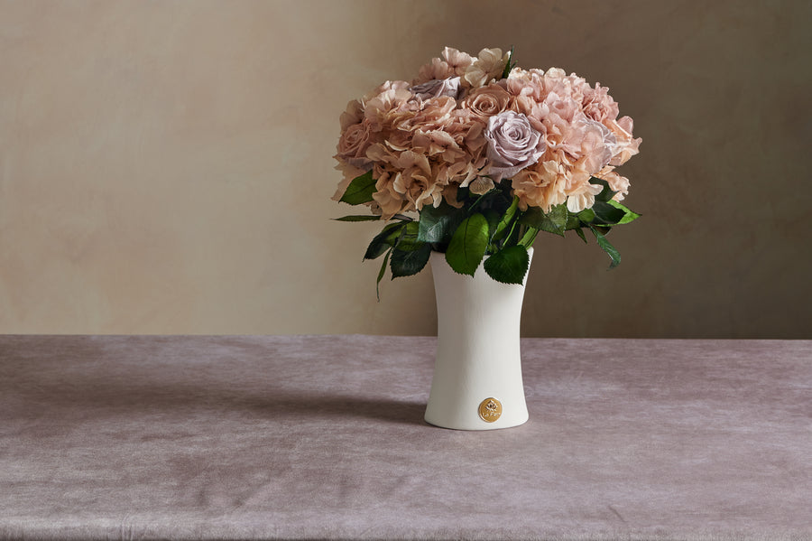 Long Stem Hydrangea by La Fleur Lifetime Flowers