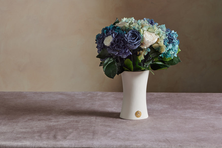 Long Stem Hydrangea by La Fleur Lifetime Flowers