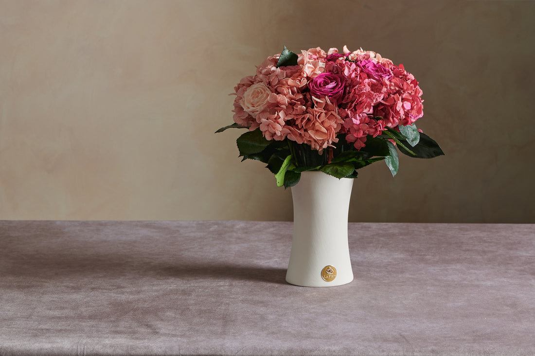 Long Stem Hydrangea by La Fleur Lifetime Flowers