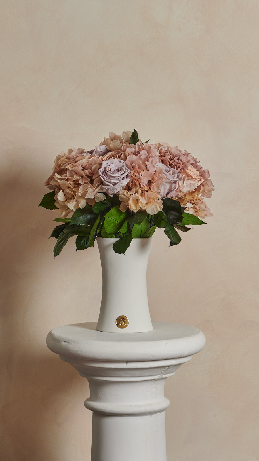 Long Stem Hydrangea by La Fleur Lifetime Flowers