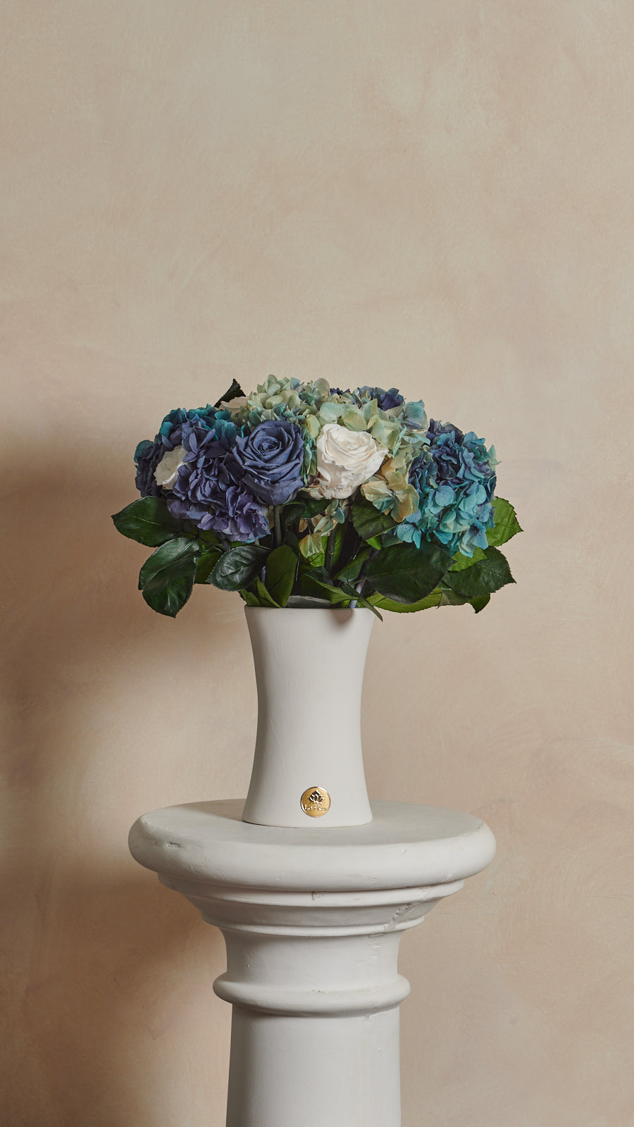 Long Stem Hydrangea by La Fleur Lifetime Flowers