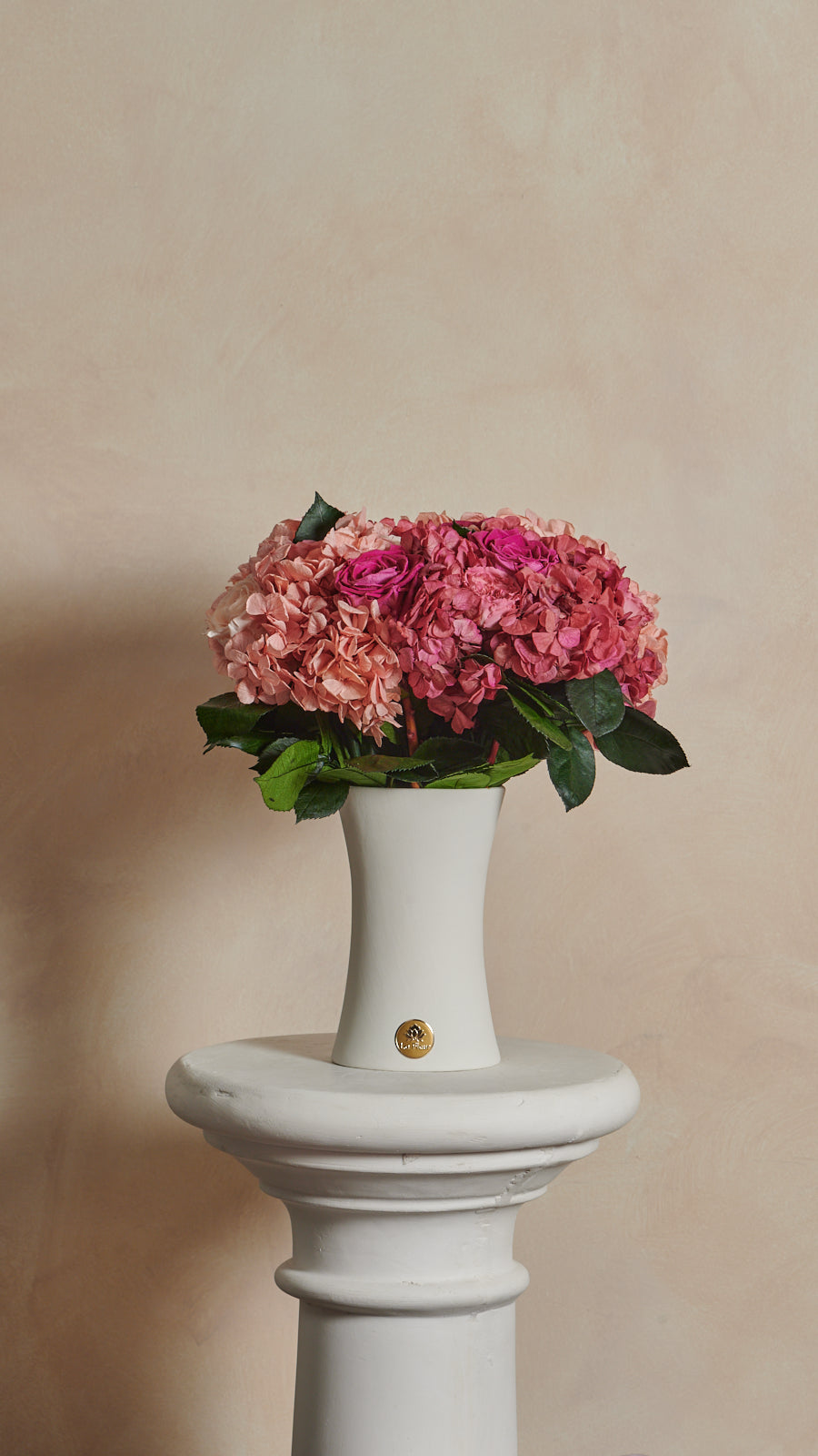 Long Stem Hydrangea by La Fleur Lifetime Flowers
