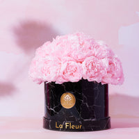 Black Marble Peony Dôme by La Fleur Lifetime Flowers