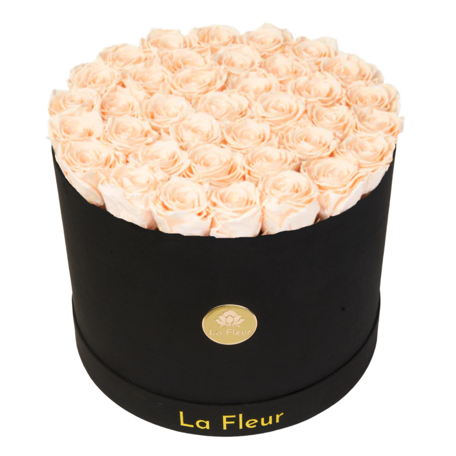 Grande Round - Black Velvet by La Fleur Lifetime Flowers