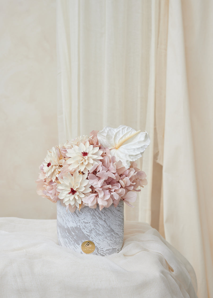 La Terre Petite - Botanique by La Fleur Lifetime Flowers
