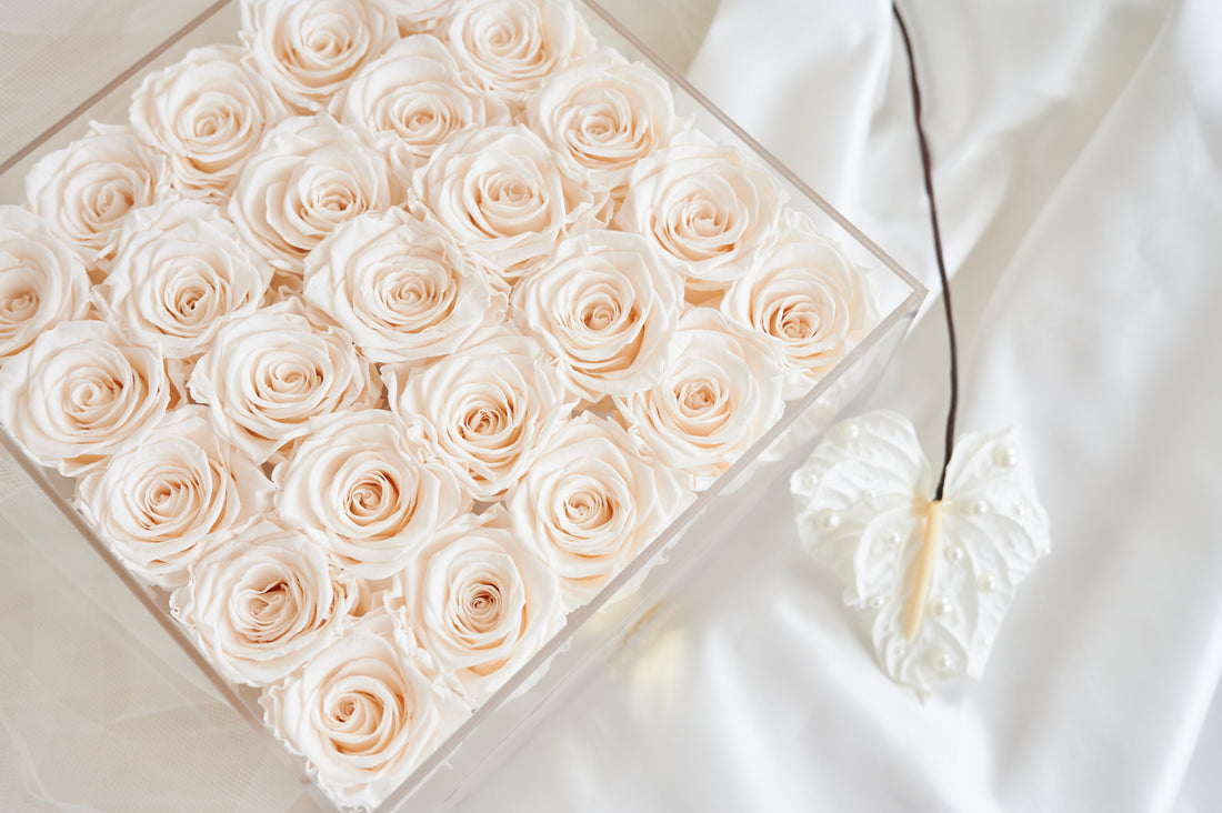 Bridal Acrylic - Grande Square by La Fleur Lifetime Flowers