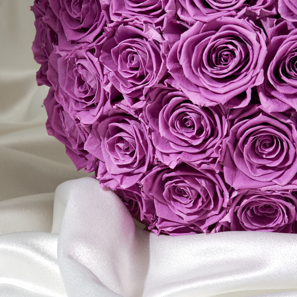 White Marble Dôme by La Fleur Lifetime Flowers