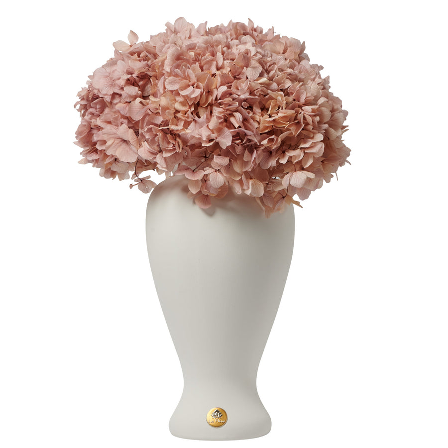 Grande Hydrangea by La Fleur Lifetime Flowers