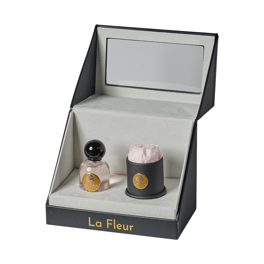 Signature Gift Set - Peony by La Fleur Lifetime Flowers