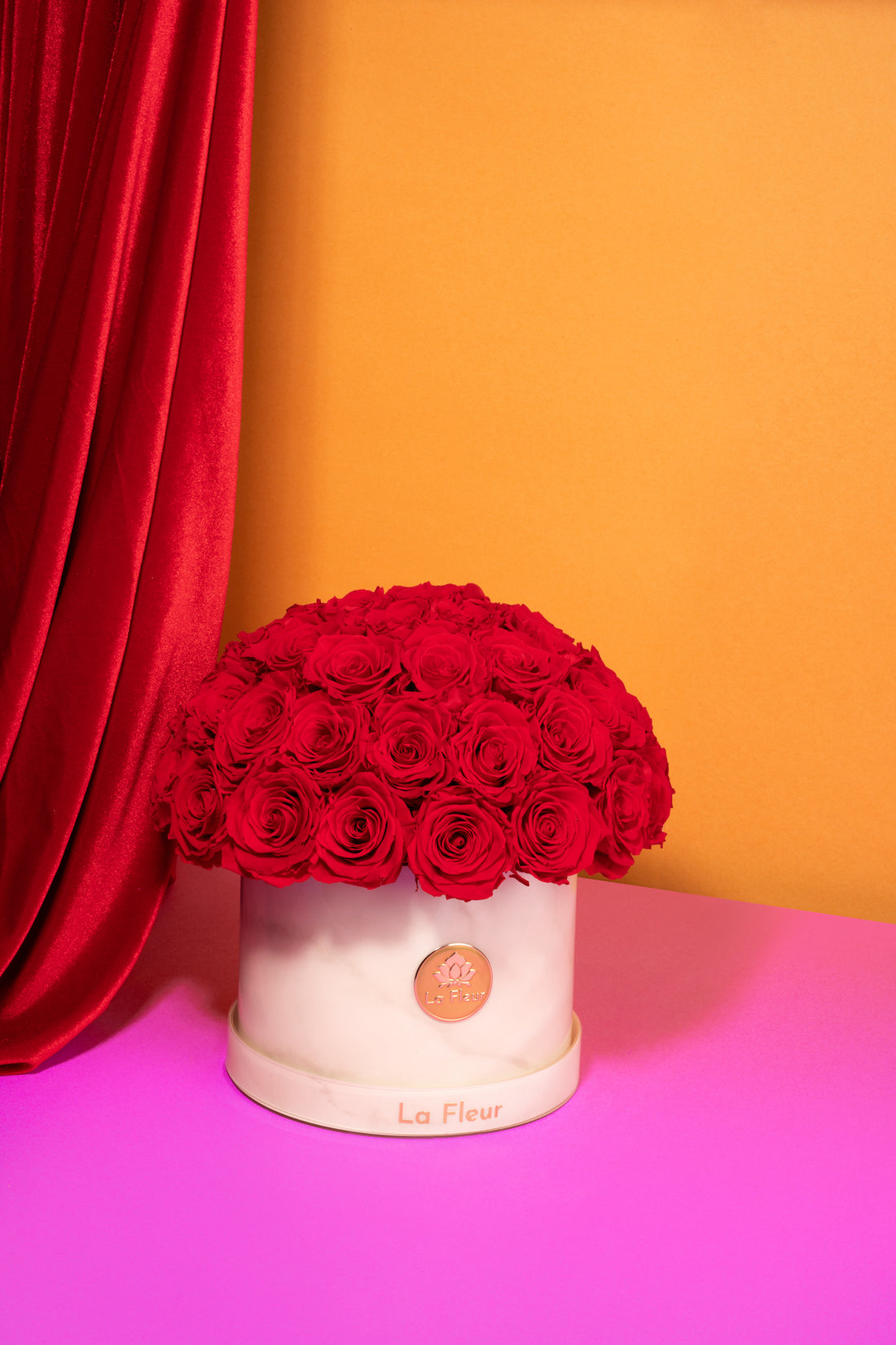 White Marble Dôme by La Fleur Lifetime Flowers