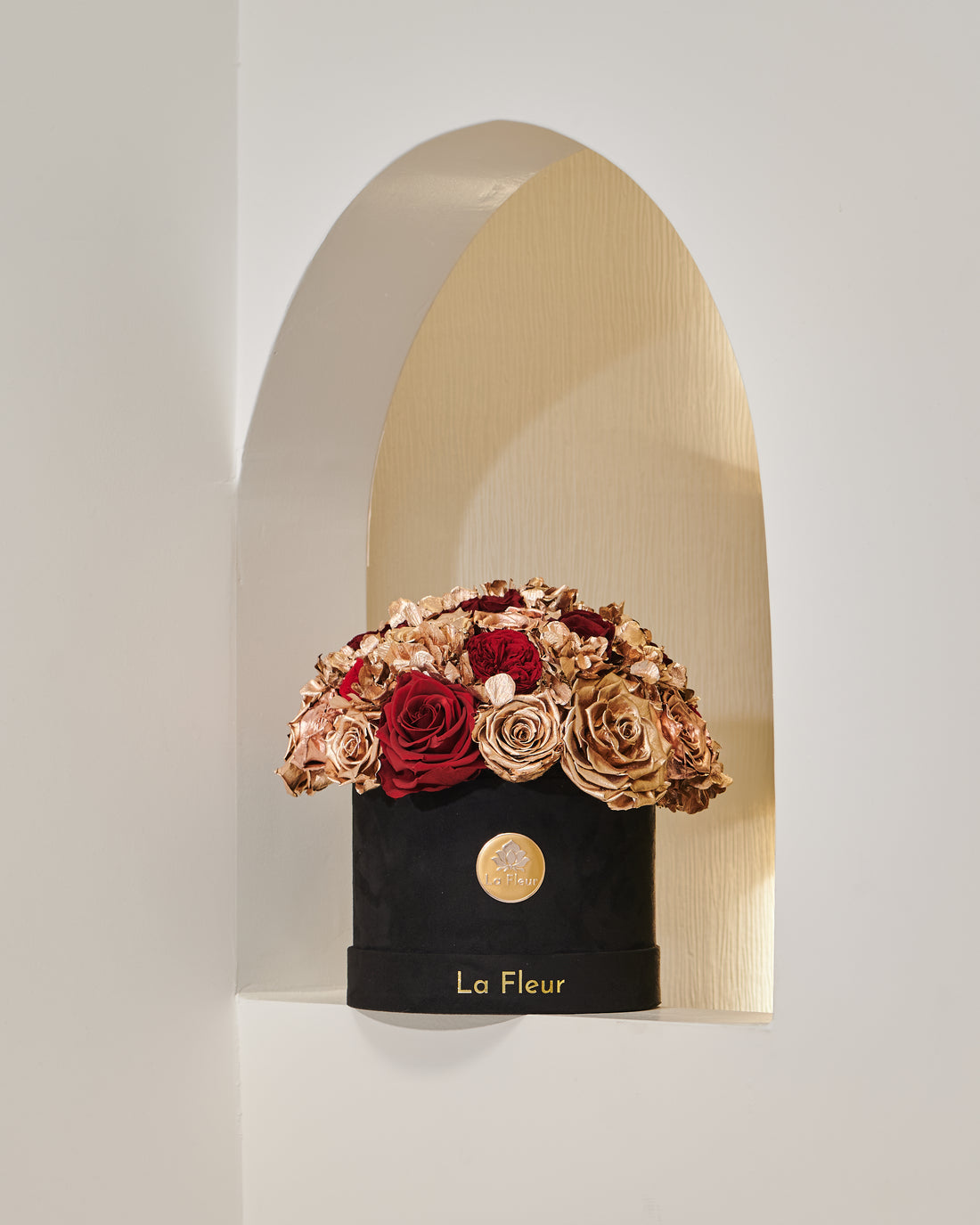 Jardin Dome - Metallic Deep Red by La Fleur Lifetime Flowers