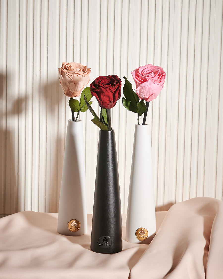 Single Stem by La Fleur Lifetime Flowers