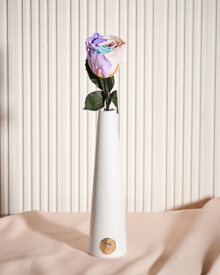 Single Stem by La Fleur Lifetime Flowers