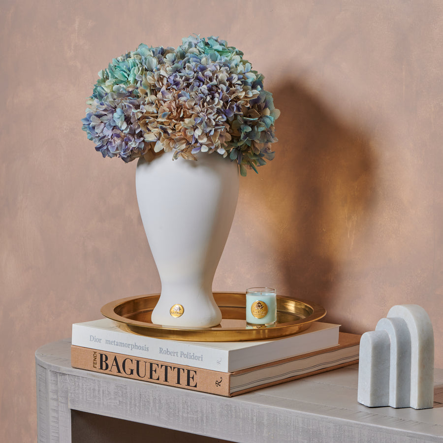 Grande Hydrangea by La Fleur Lifetime Flowers