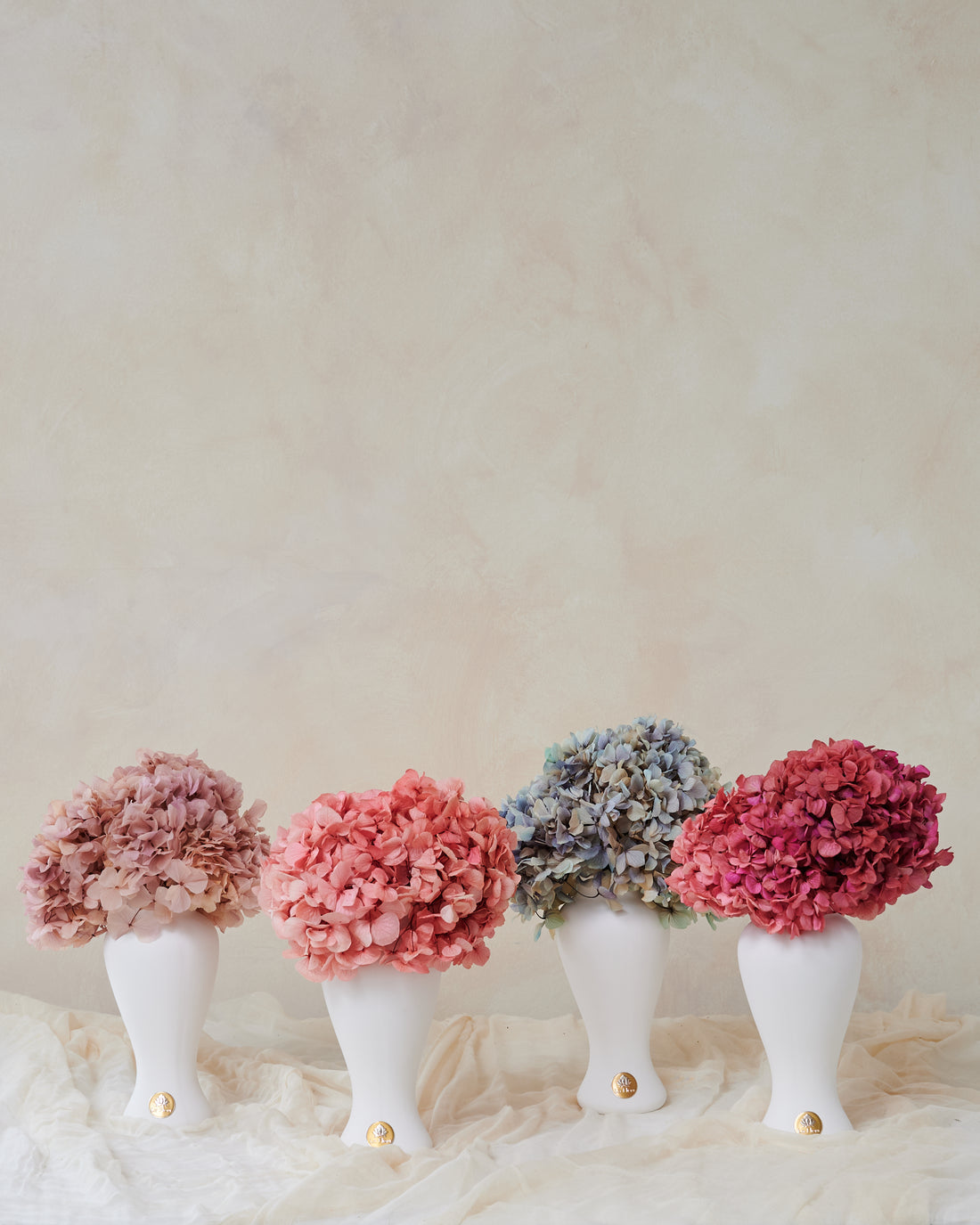 Grande Hydrangea by La Fleur Lifetime Flowers