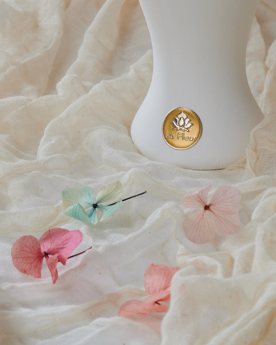 Grande Hydrangea by La Fleur Lifetime Flowers