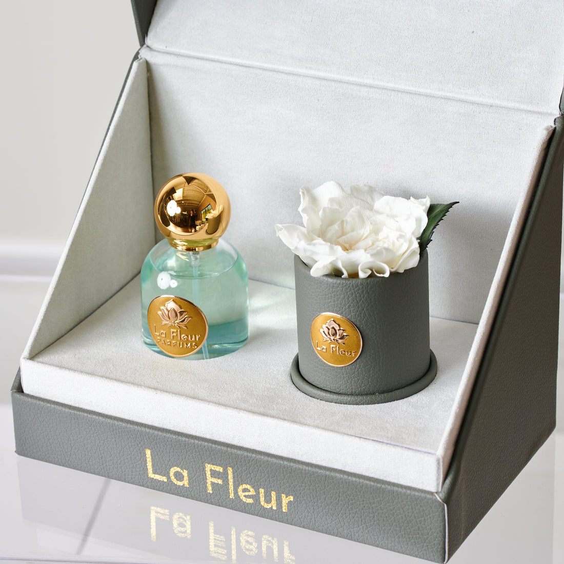 Jardin Gift Set - Gardenia by La Fleur Lifetime Flowers