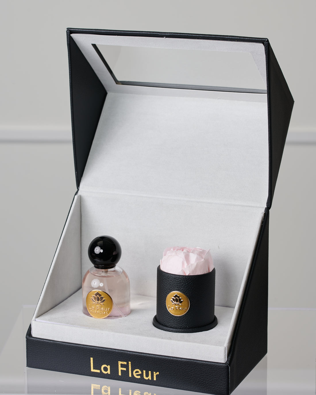 Signature Gift Set - Peony by La Fleur Lifetime Flowers