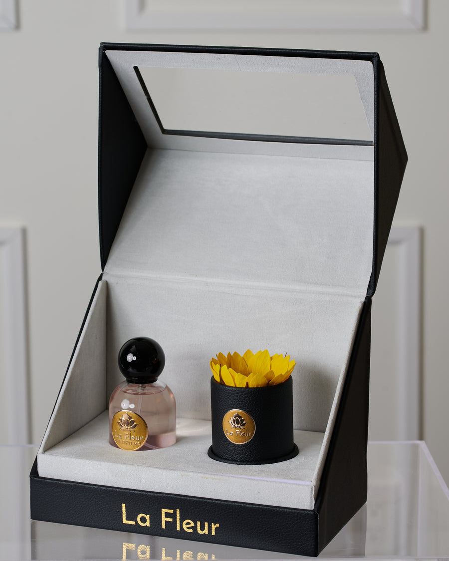 Signature Gift Set - Sunflower by La Fleur Lifetime Flowers