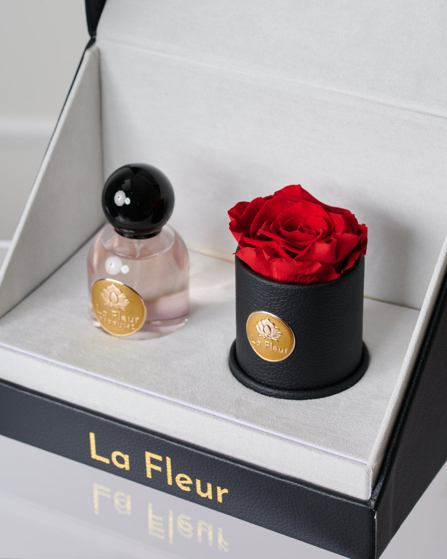 Signature Gift Set - Rose by La Fleur Lifetime Flowers