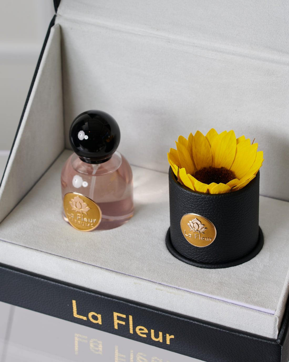 Signature Gift Set - Sunflower by La Fleur Lifetime Flowers