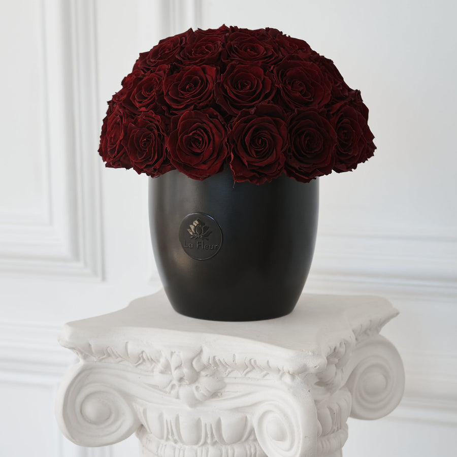 Noir Dôme by La Fleur Lifetime Flowers