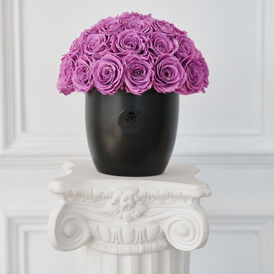 Noir Dôme by La Fleur Lifetime Flowers