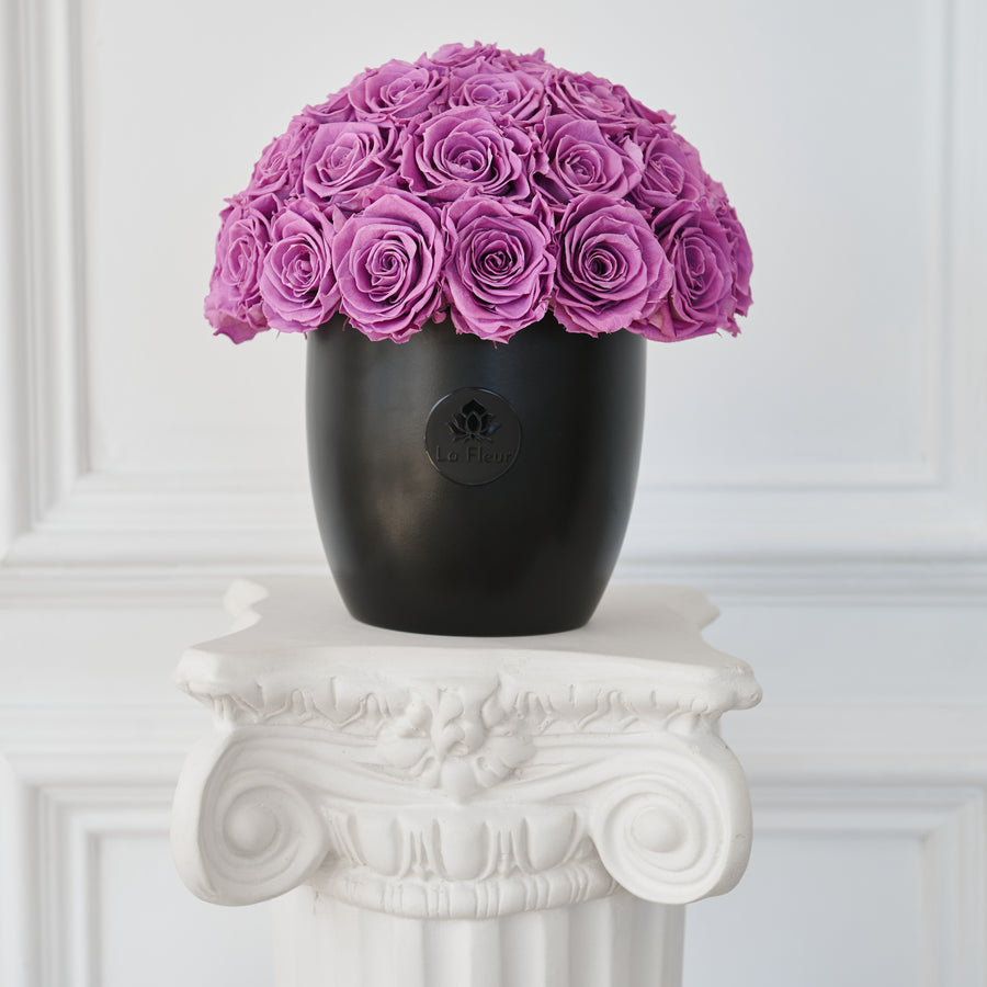 Noir Dôme by La Fleur Lifetime Flowers