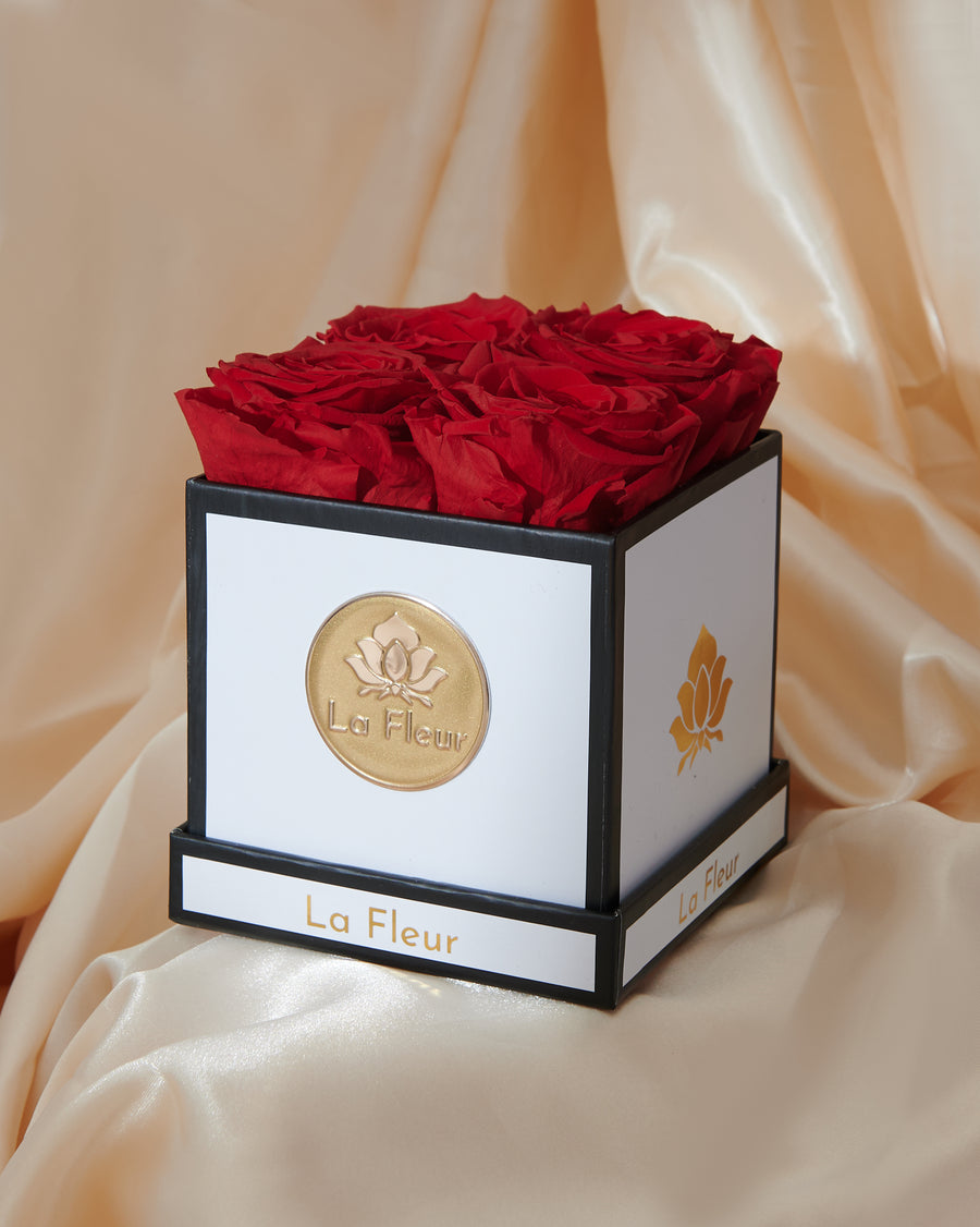 Super Petit by La Fleur Lifetime Flowers