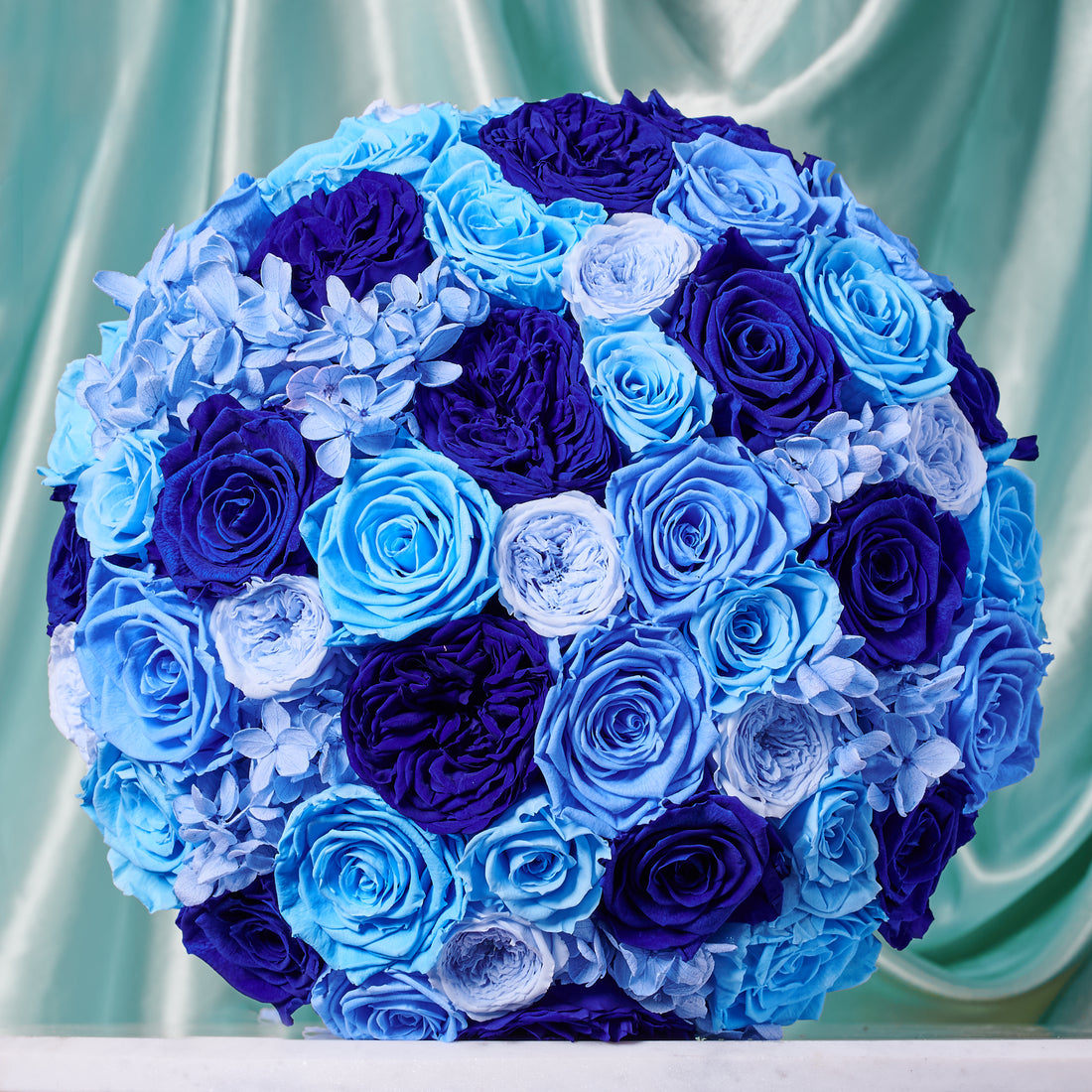 Jardin Super Petite Dome - Blue by La Fleur Lifetime Flowers