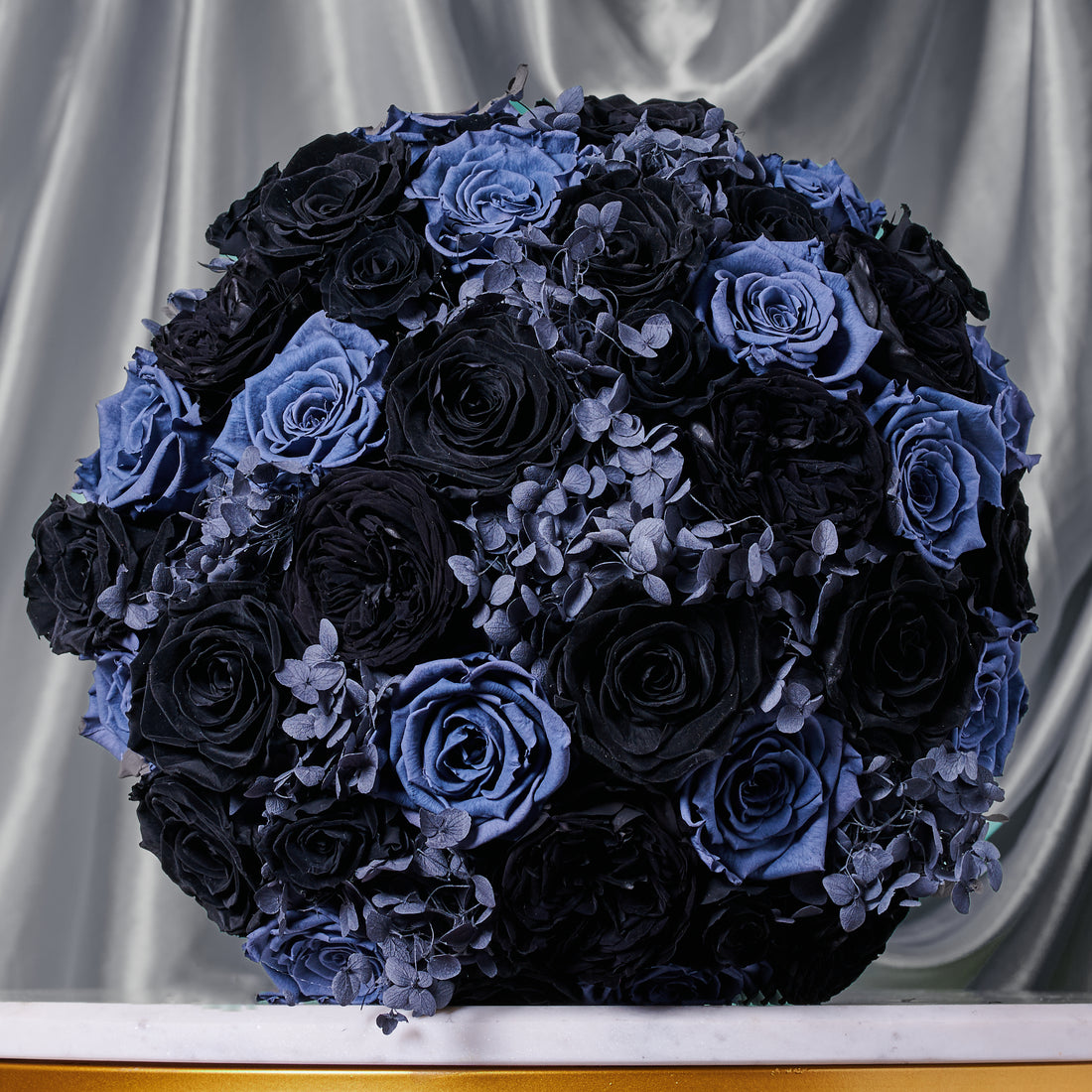 Jardin Dome - Gray by La Fleur Lifetime Flowers